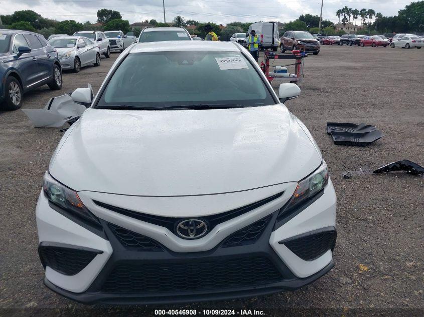 TOYOTA CAMRY SE 2022