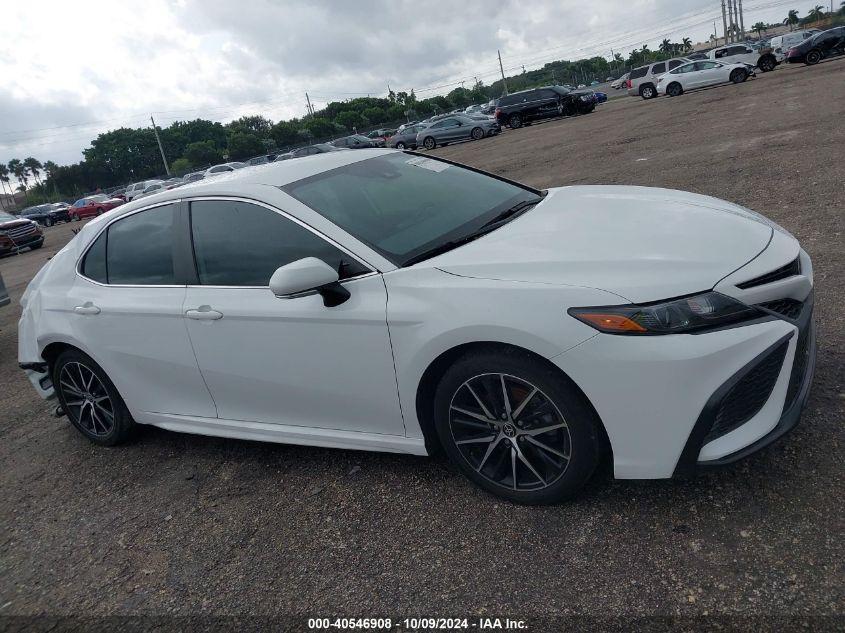 TOYOTA CAMRY SE 2022