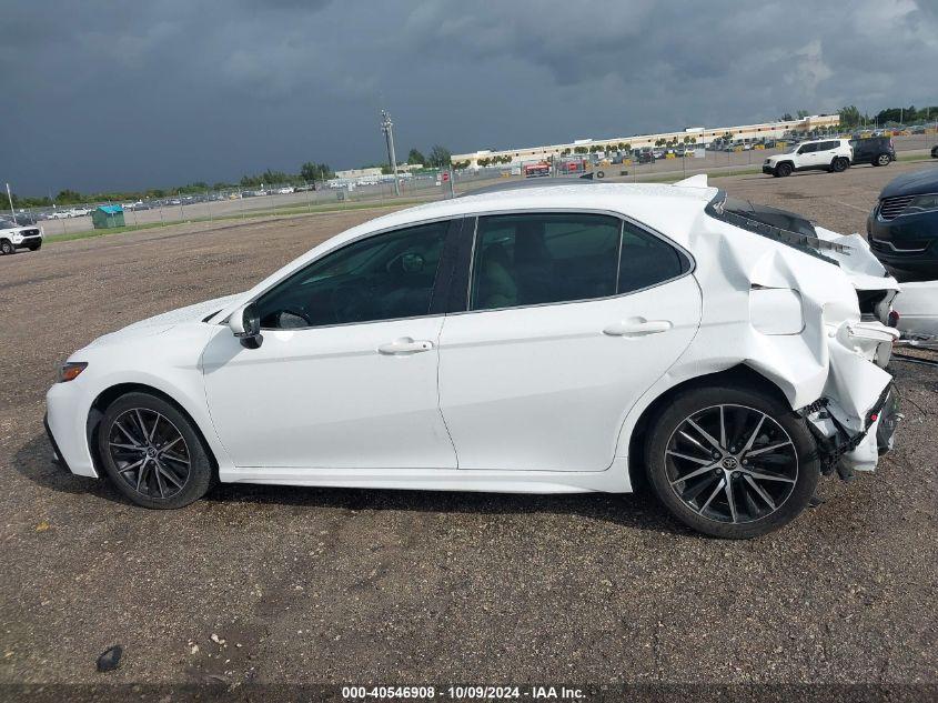 TOYOTA CAMRY SE 2022