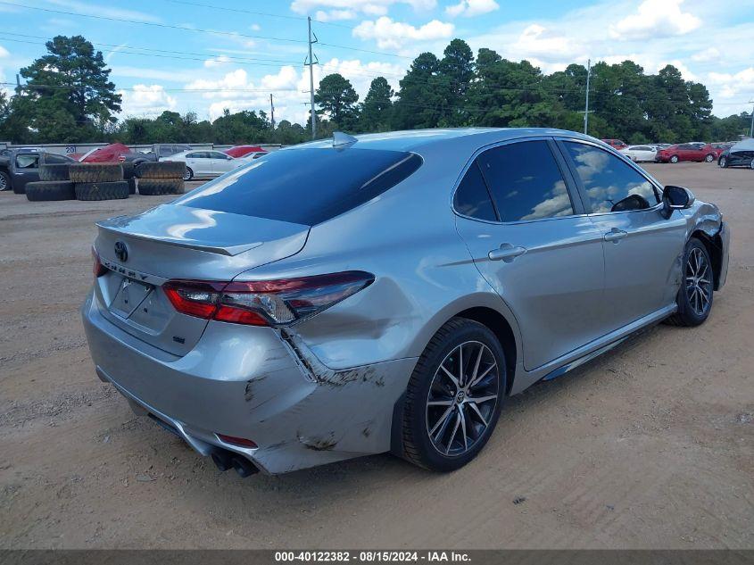 TOYOTA CAMRY SE 2022