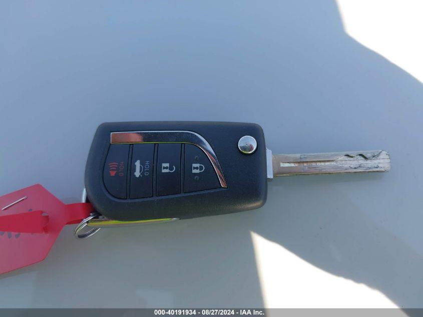 TOYOTA CAMRY SE 2024