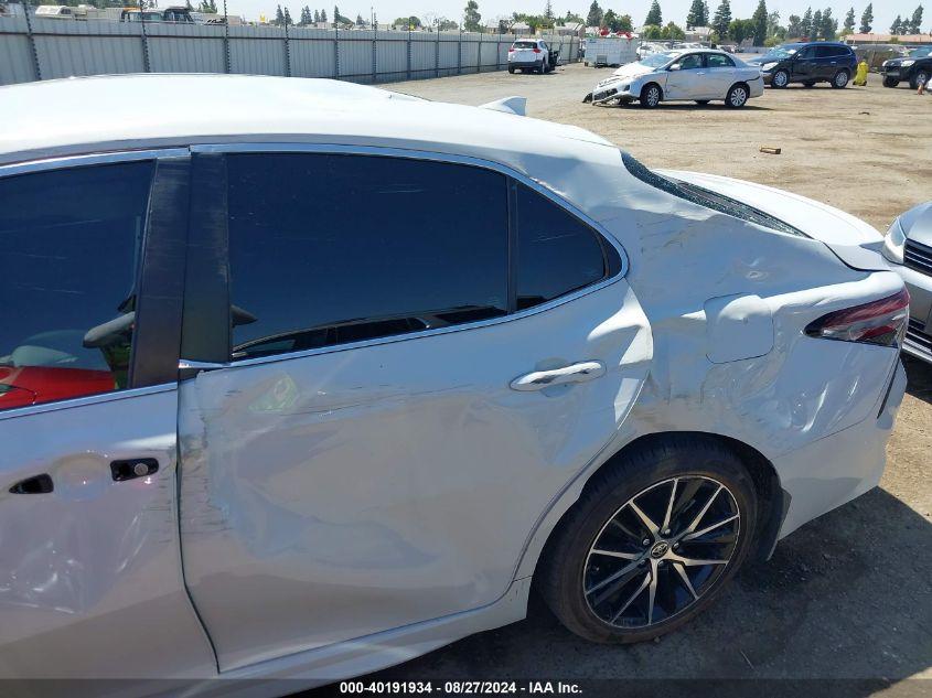 TOYOTA CAMRY SE 2024