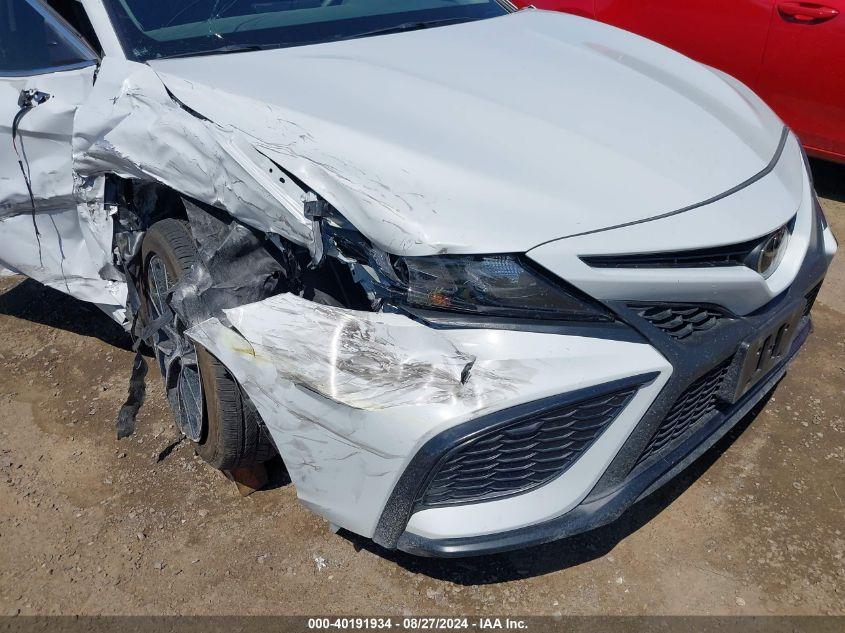 TOYOTA CAMRY SE 2024