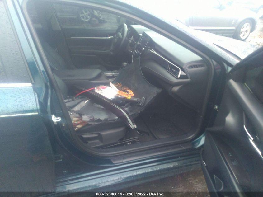 TOYOTA CAMRY SE 2021