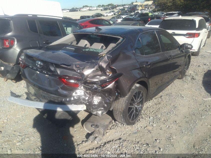 TOYOTA CAMRY SE/SE NIGHT SHADE 2022