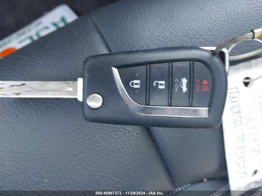 TOYOTA CAMRY SE 2023