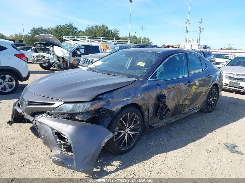 TOYOTA CAMRY SE 2023