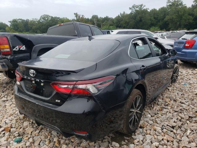 TOYOTA CAMRY SE 2021