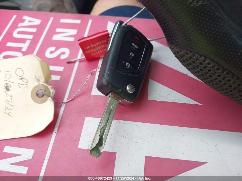 TOYOTA CAMRY SE 2023