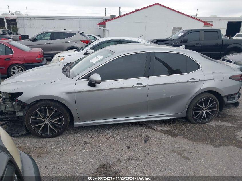 TOYOTA CAMRY SE 2023