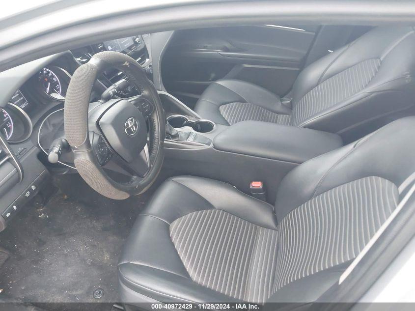 TOYOTA CAMRY SE 2023