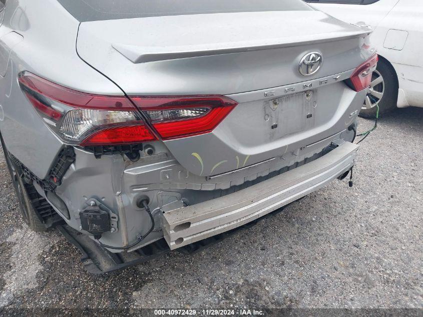 TOYOTA CAMRY SE 2023