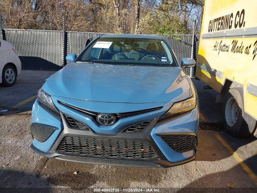 TOYOTA CAMRY SE 2024