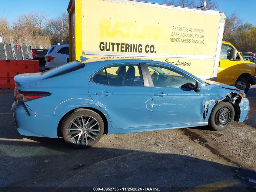 TOYOTA CAMRY SE 2024