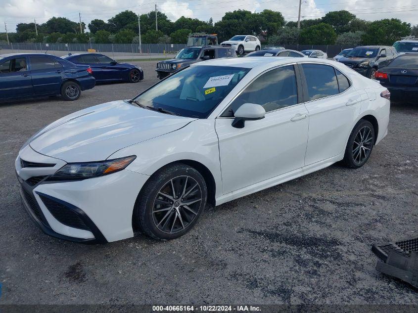 TOYOTA CAMRY SE 2021