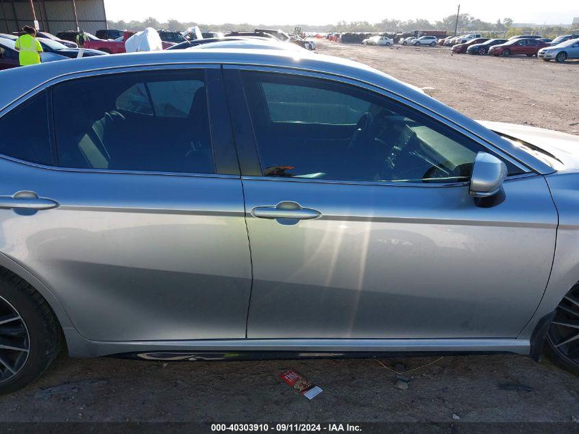 TOYOTA CAMRY SE 2022