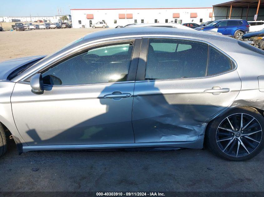 TOYOTA CAMRY SE 2022