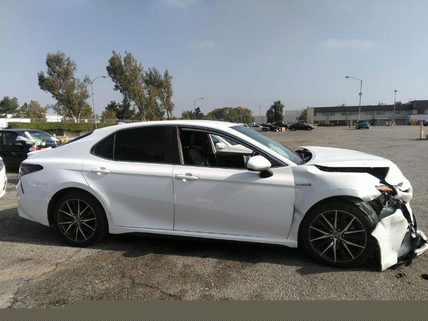 TOYOTA CAMRY HYBRID SE 2021