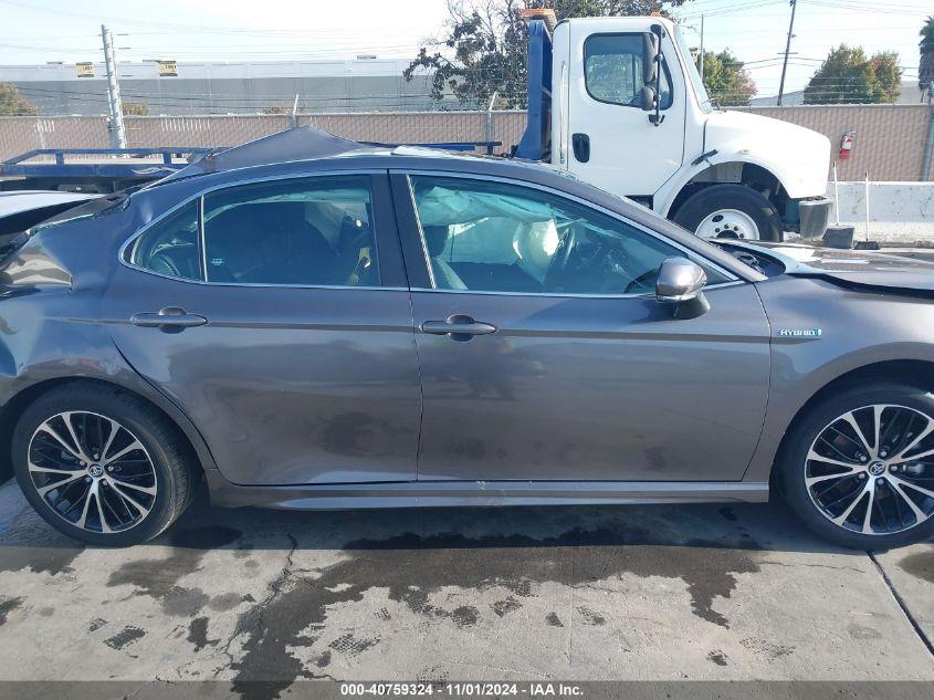TOYOTA CAMRY SE HYBRID 2020