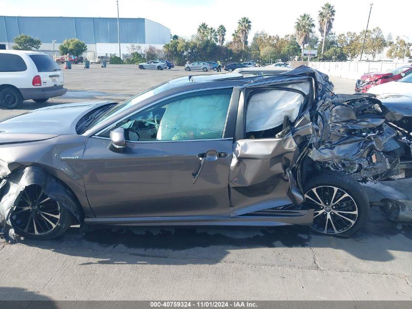 TOYOTA CAMRY SE HYBRID 2020