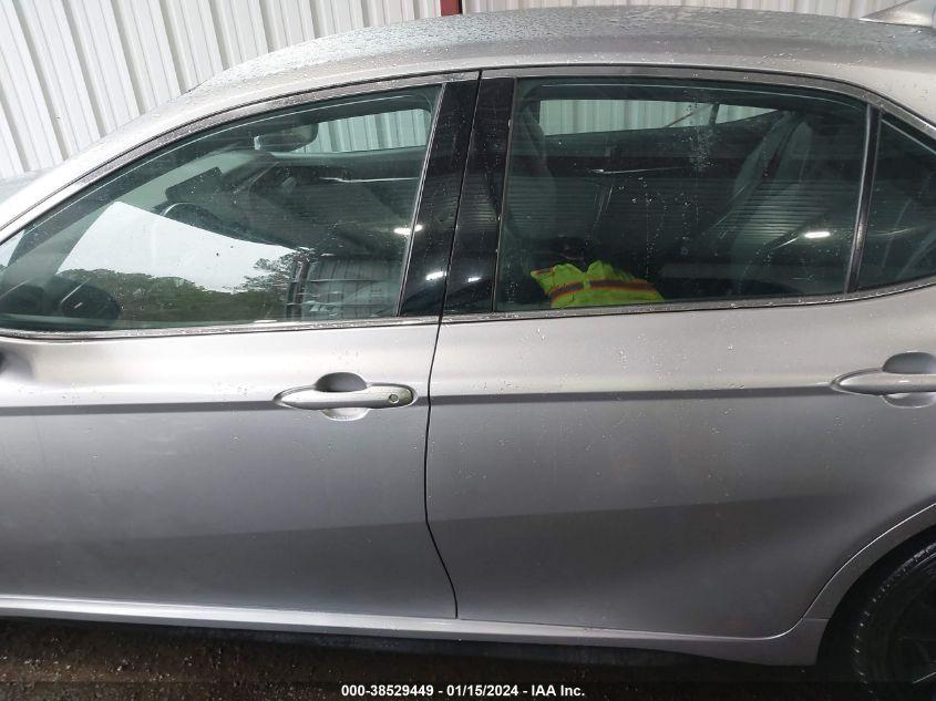 TOYOTA CAMRY XSE HYBRID 2022