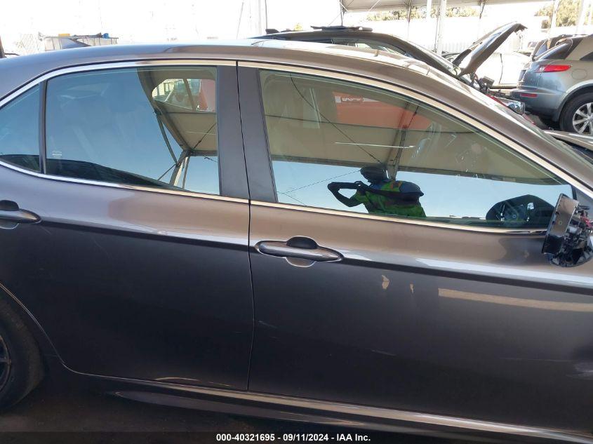 TOYOTA CAMRY SE HYBRID 2023