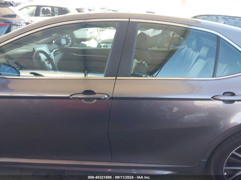 TOYOTA CAMRY SE HYBRID 2023