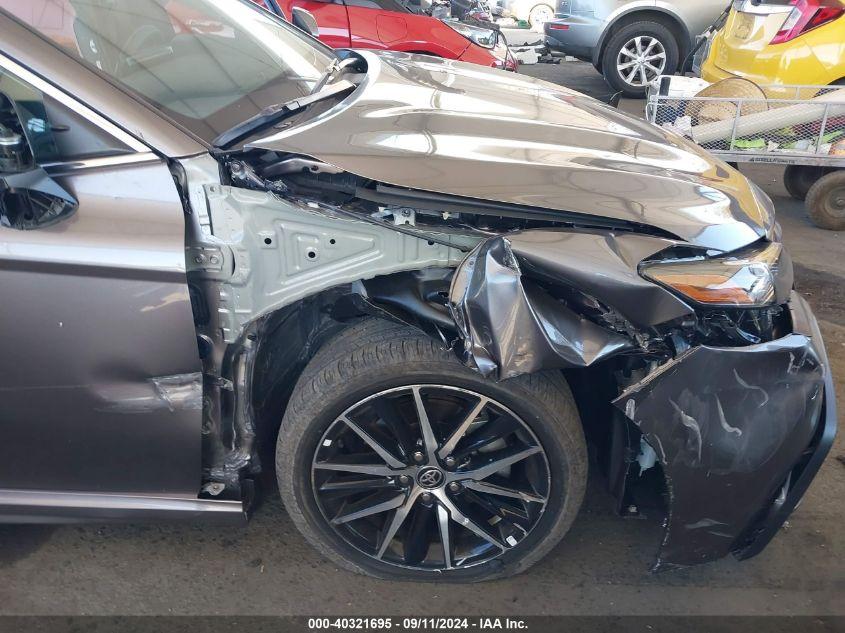 TOYOTA CAMRY SE HYBRID 2023