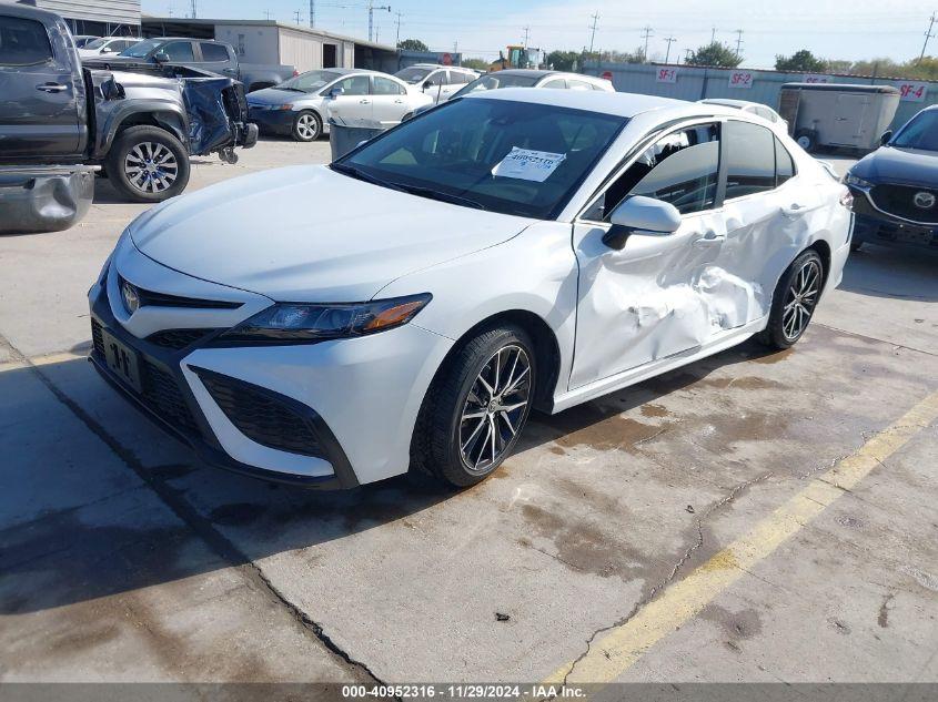 TOYOTA CAMRY SE 2023