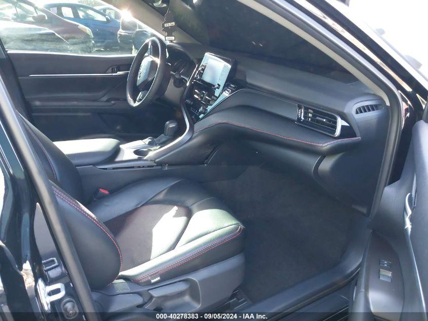 TOYOTA CAMRY SE 2024