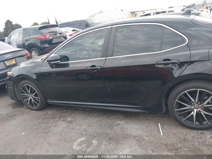 TOYOTA CAMRY SE 2024