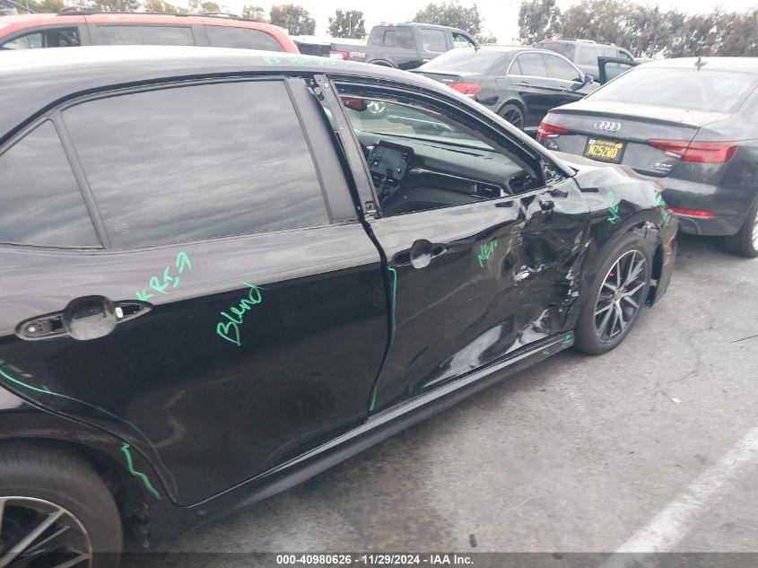 TOYOTA CAMRY SE 2024