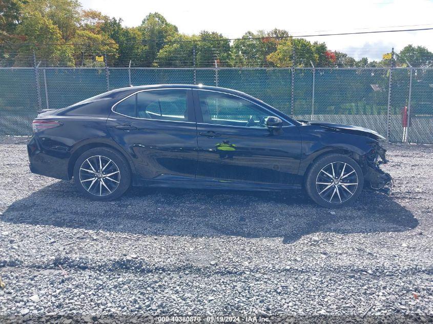 TOYOTA CAMRY SE 2023