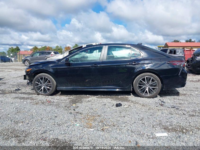 TOYOTA CAMRY SE 2023