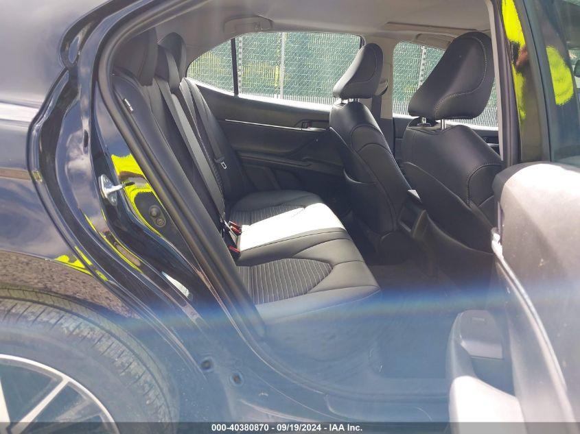 TOYOTA CAMRY SE 2023