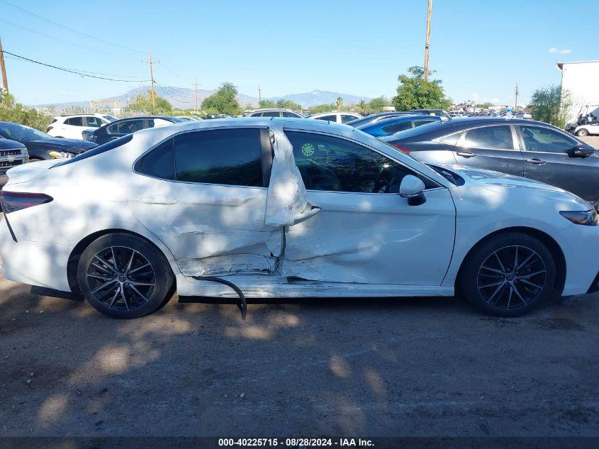 TOYOTA CAMRY SE 2022