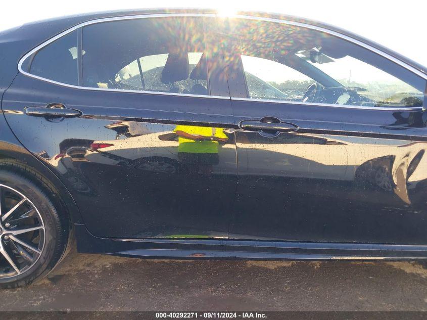 TOYOTA CAMRY SE 2024