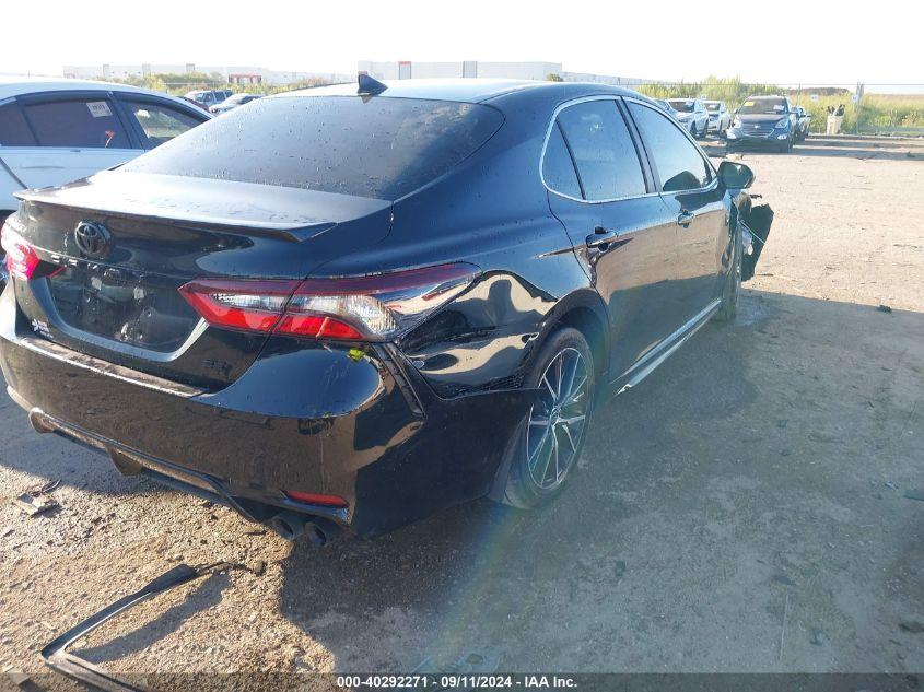 TOYOTA CAMRY SE 2024