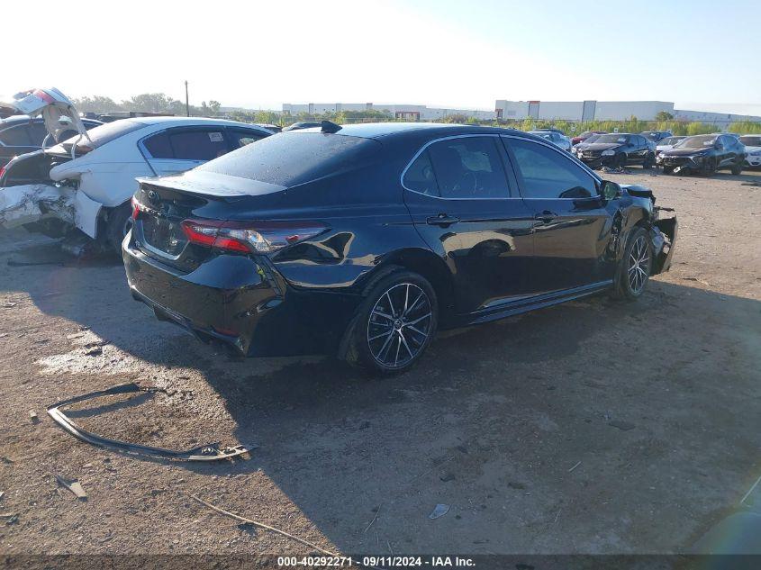 TOYOTA CAMRY SE 2024