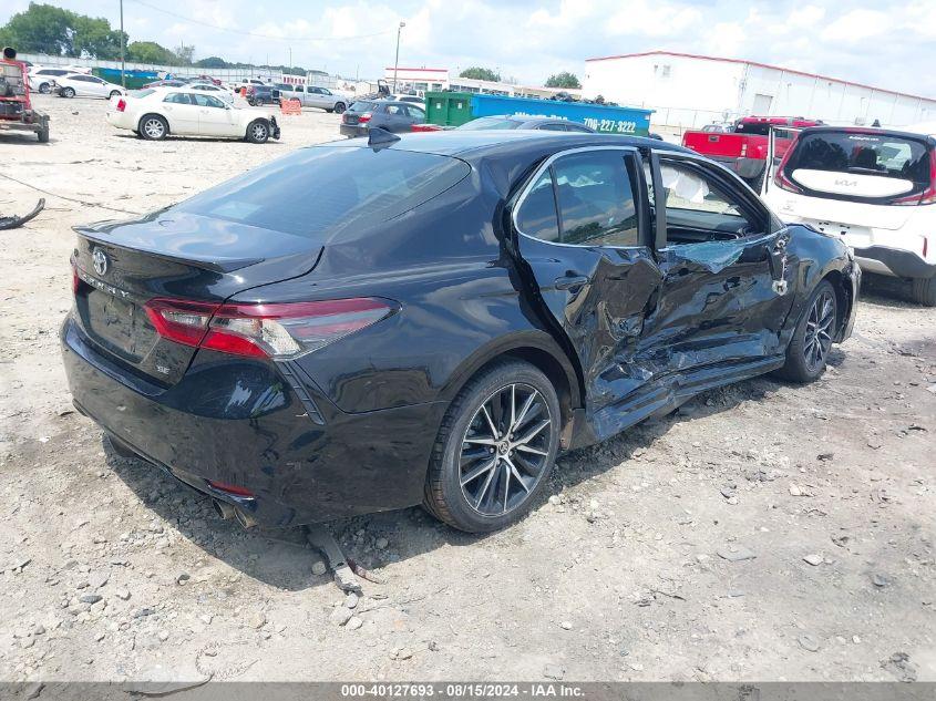 TOYOTA CAMRY SE 2021