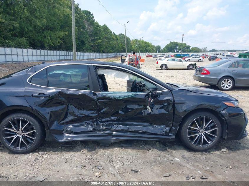 TOYOTA CAMRY SE 2021