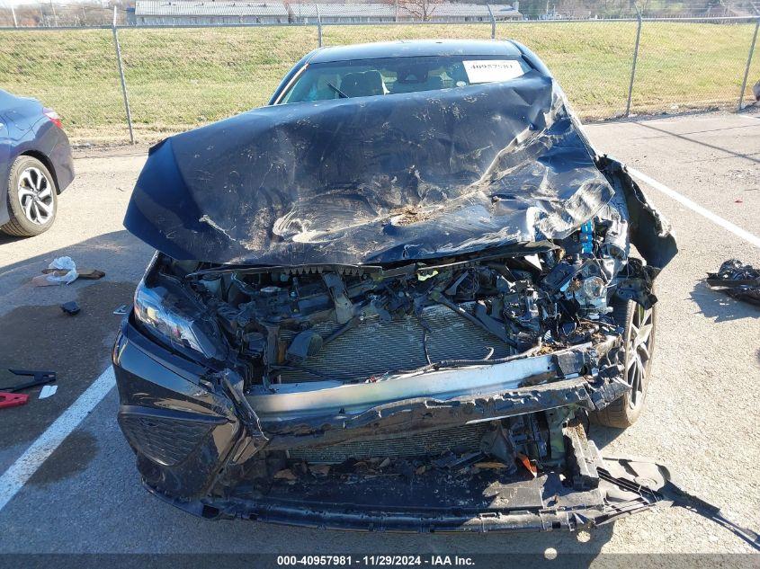 TOYOTA CAMRY SE 2024