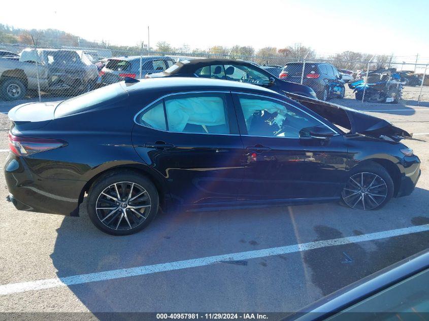 TOYOTA CAMRY SE 2024