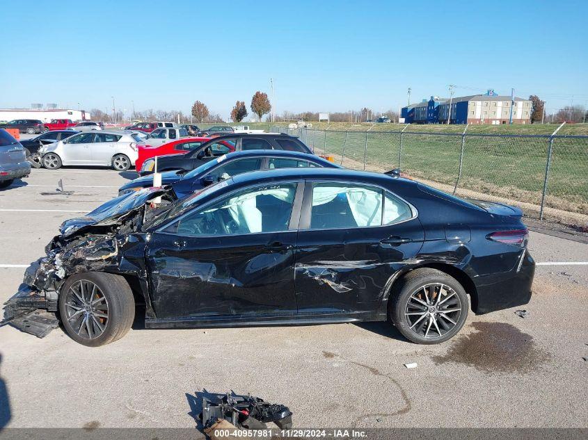 TOYOTA CAMRY SE 2024