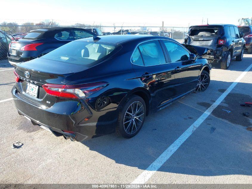 TOYOTA CAMRY SE 2024
