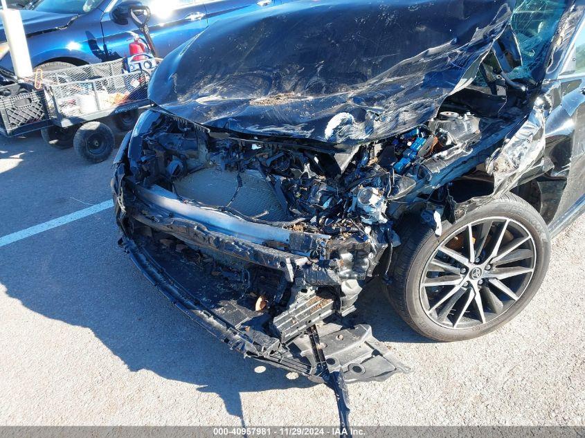 TOYOTA CAMRY SE 2024