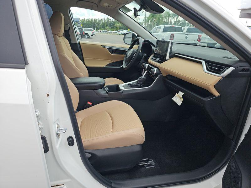 TOYOTA RAV4 HYBRID LE 2023