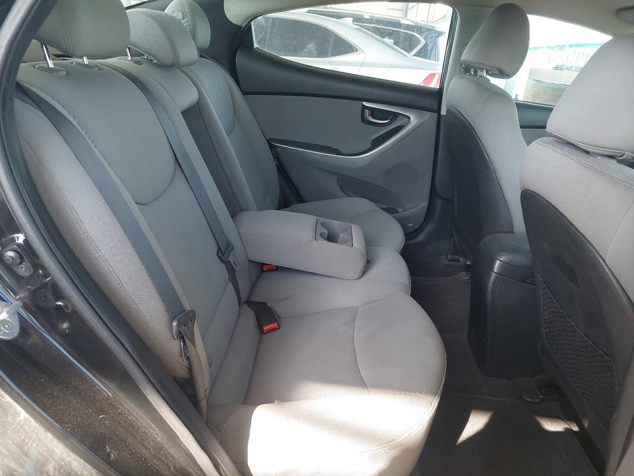 HYUNDAI ELANTRA  2013