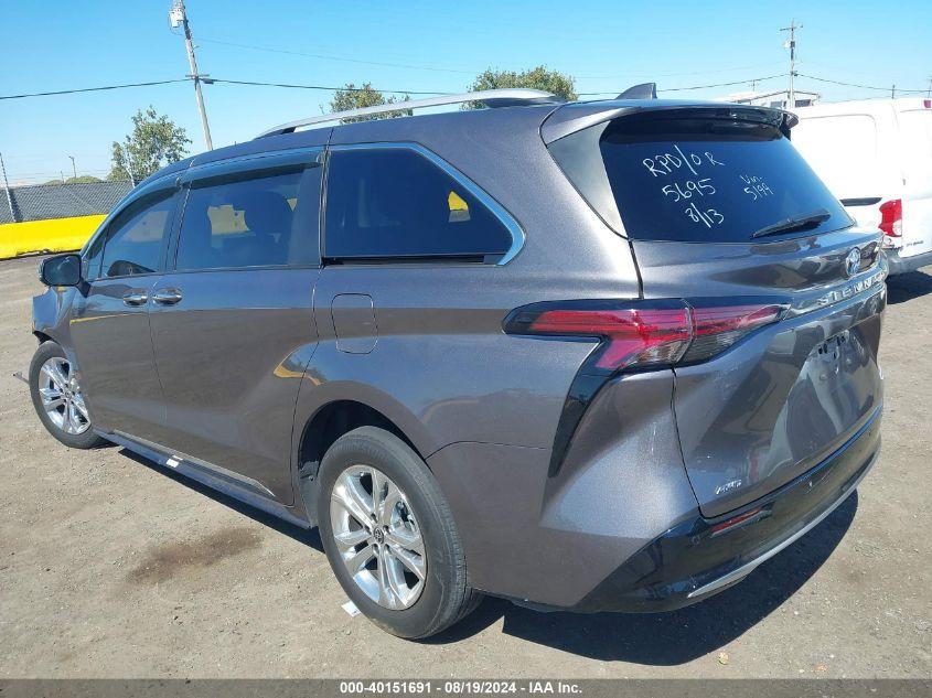 TOYOTA SIENNA PLATINUM 2022