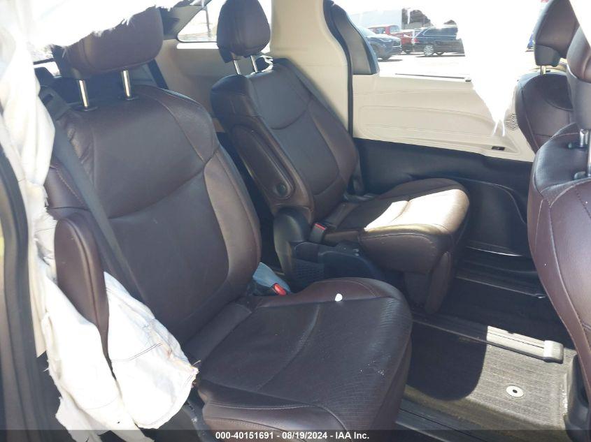 TOYOTA SIENNA PLATINUM 2022